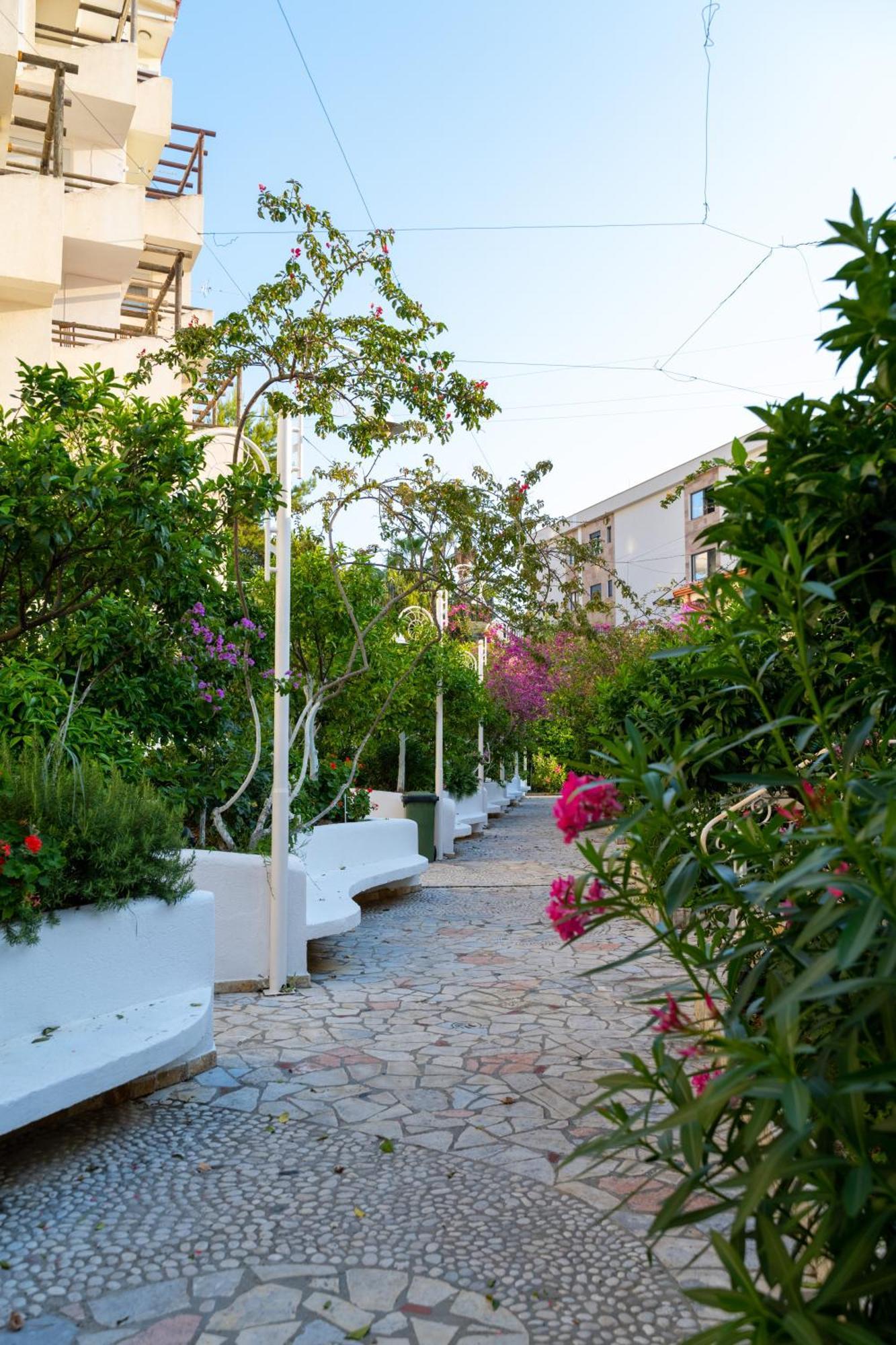 Bougainville Bay Hotel Sarande Exterior photo