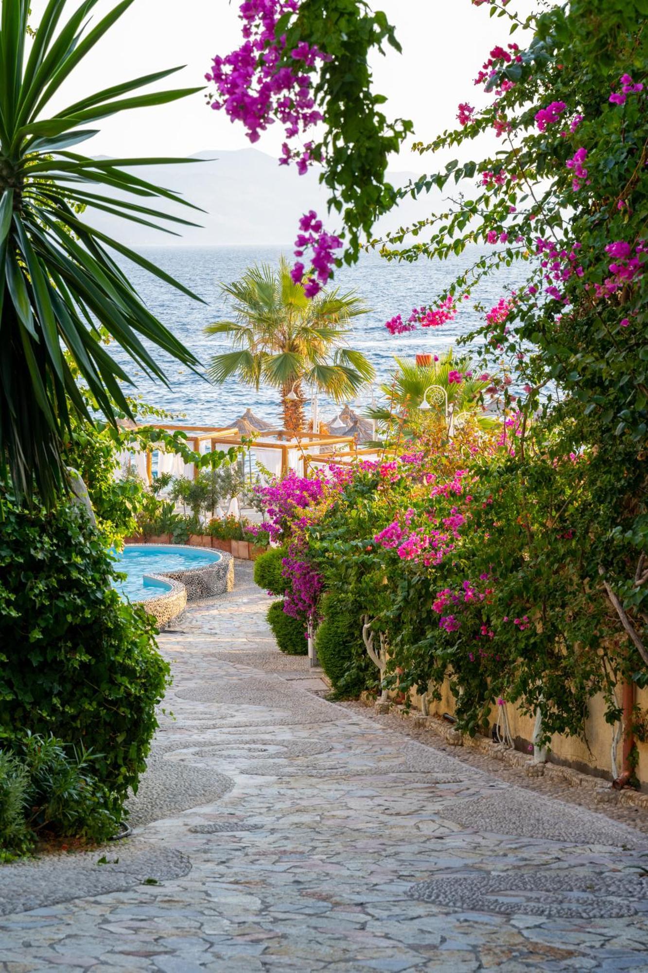 Bougainville Bay Hotel Sarande Exterior photo